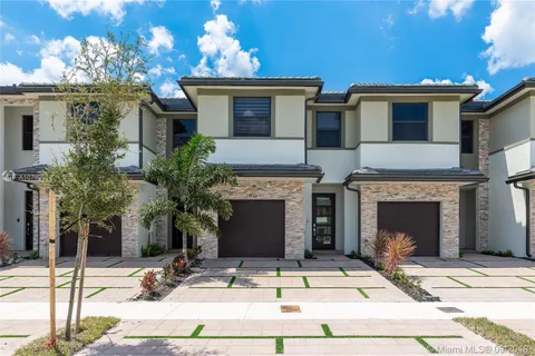 15860 NW 91st Ct, Miami Lakes FL 33018