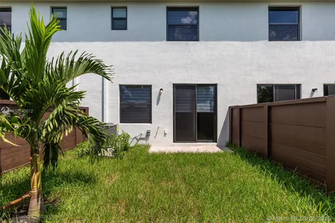 15860 NW 91st Ct, Miami Lakes FL 33018