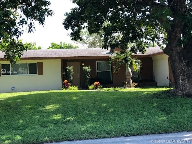 212 SW 11th Ave, Boynton Beach FL 33435