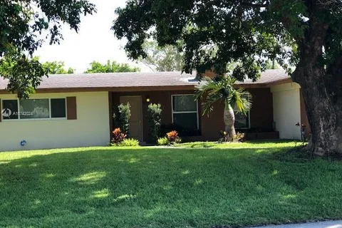 212 SW 11th Ave, Boynton Beach FL 33435