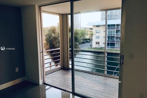 3551 NE 169th # 309, North Miami Beach FL 33160