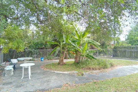 1036 NW 5th Ave, Fort Lauderdale FL 33311