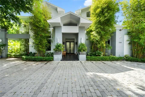 7330 SW 105th Ter, Pinecrest FL 33156
