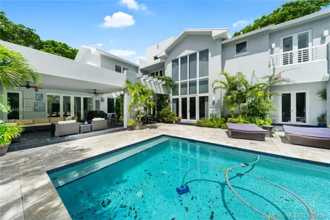 7330 SW 105th Ter, Pinecrest FL 33156