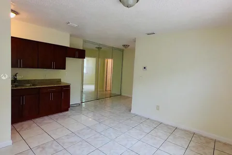 5515 NW 6th PL # 4, Miami FL 33127