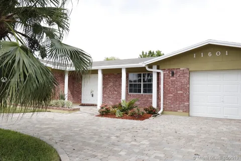 11601 NW 15th Ct, Pembroke Pines FL 33026