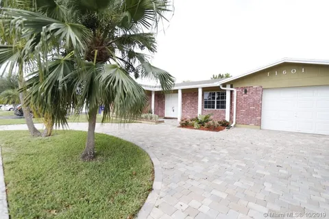 11601 NW 15th Ct, Pembroke Pines FL 33026