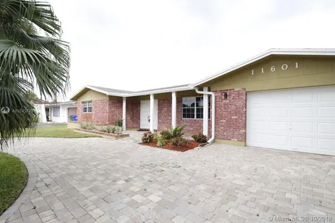 11601 NW 15th Ct, Pembroke Pines FL 33026