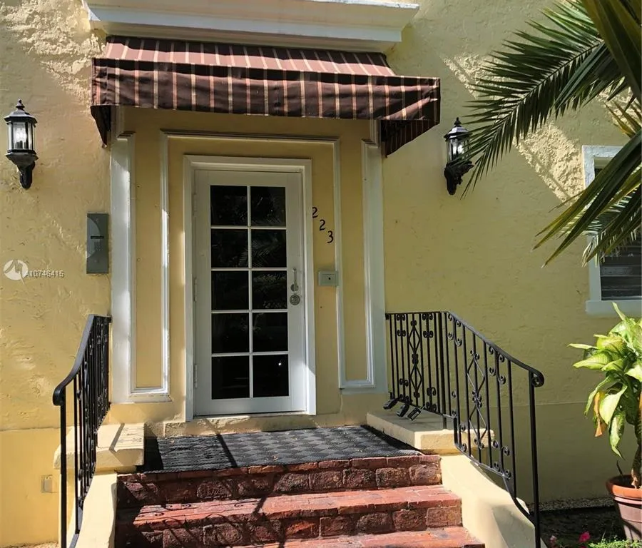 223 Calabria Ave # 11, Coral Gables FL 33134