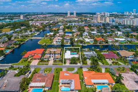460 Alamanda Dr, Hallandale Beach FL 33009