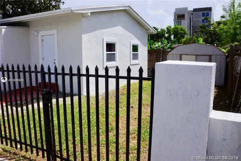 790 NW 60th ST # B, Miami FL 33127