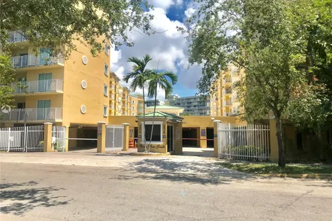 2475 NW 16th St Rd # 204, Miami FL 33125