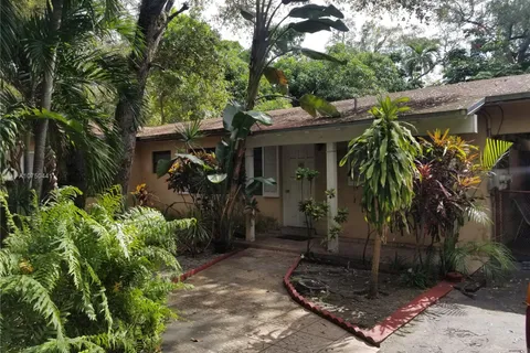 1750 NE 144th St, North Miami FL 33181