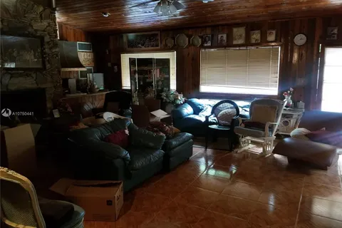 1750 NE 144th St, North Miami FL 33181