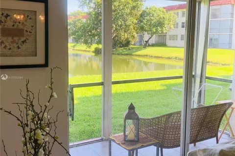 800 S Hollybrook Dr # 106, Pembroke Pines FL 33025
