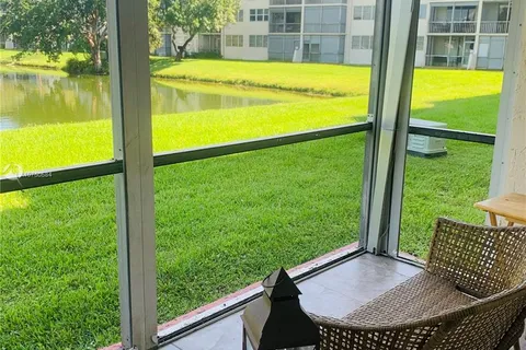 800 S Hollybrook Dr # 106, Pembroke Pines FL 33025