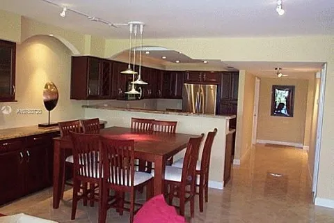 2681 S COURSE DR. # 212, Pompano Beach FL 33069