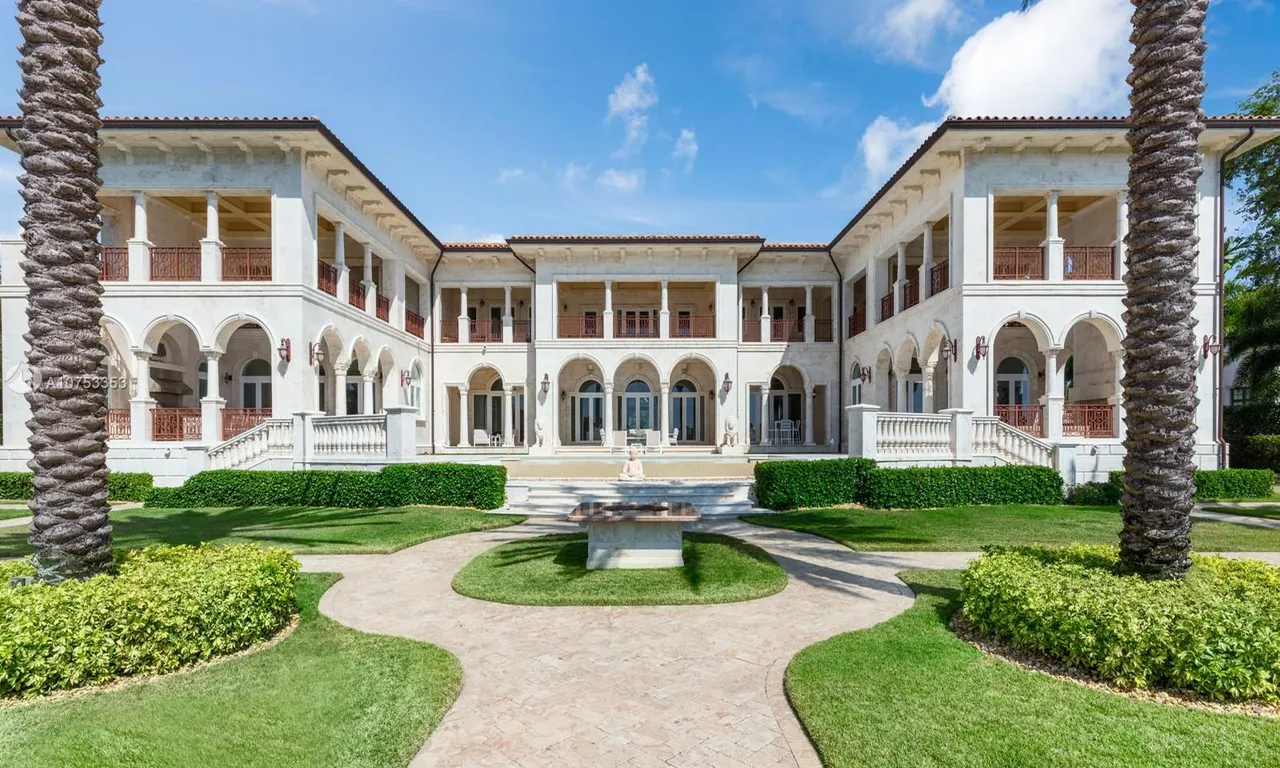 530 Arvida Pkwy, Coral Gables FL 33156