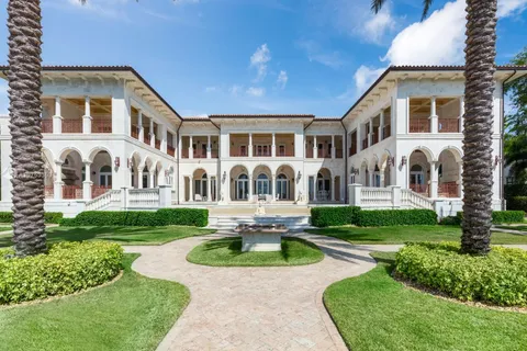 530 Arvida Pkwy, Coral Gables FL 33156