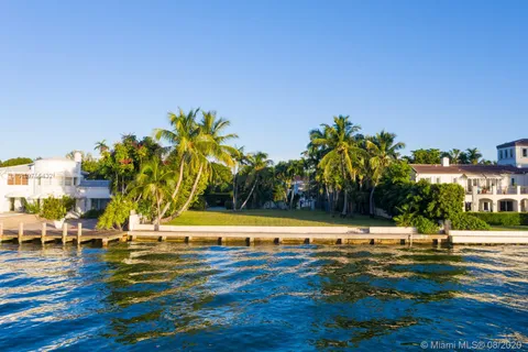 4766 N Bay Rd, Miami Beach FL 33140
