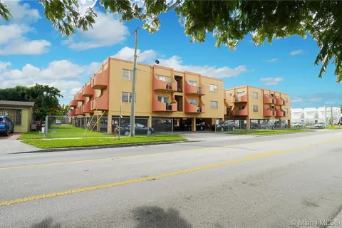 3675 W 11th Ave # 209, Hialeah FL 33012