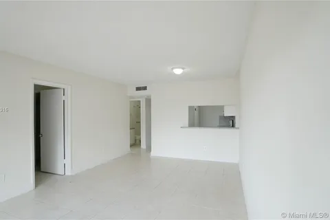 3675 W 11th Ave # 209, Hialeah FL 33012