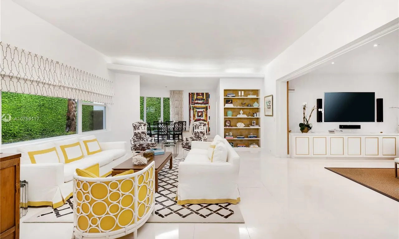 6461 Pinetree Dr, Miami Beach FL 33141