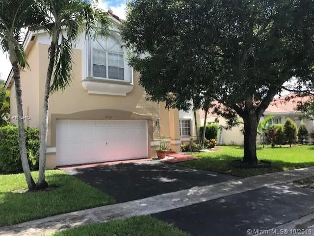 13400 NW 6th Dr, Plantation FL 33325