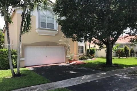 13400 NW 6th Dr, Plantation FL 33325