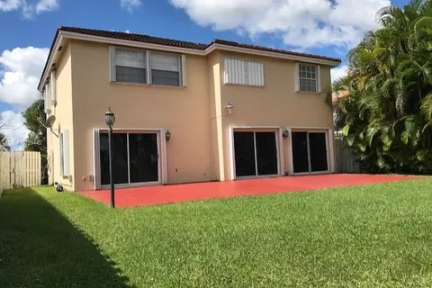 13400 NW 6th Dr, Plantation FL 33325