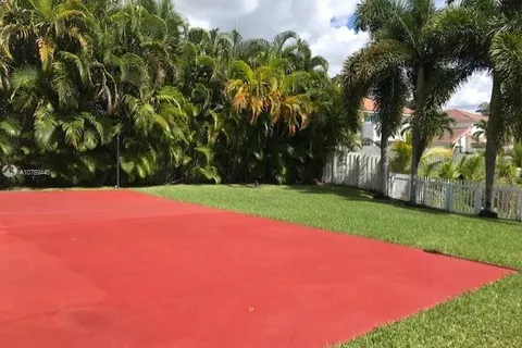 13400 NW 6th Dr, Plantation FL 33325