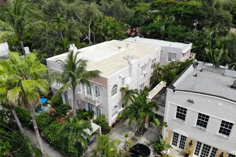 143 NE 43rd St, Miami FL 33137