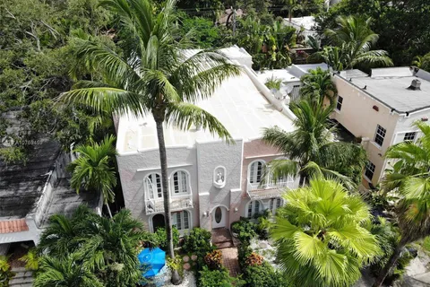 143 NE 43rd St, Miami FL 33137