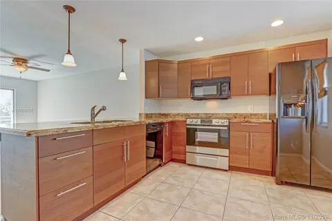 608 NE 2nd St # 338, Dania Beach FL 33004