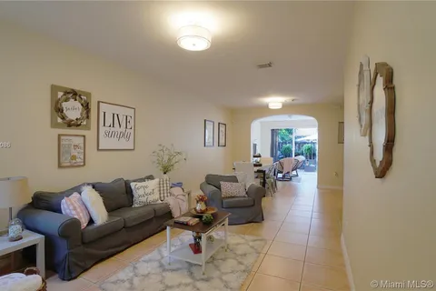 16646 SW 79th Ter, Miami FL 33193