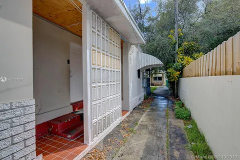 2608 NW 26th St, Miami FL 33142