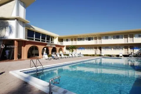 26 Diplomat Pkwy # 2241, Hallandale Beach FL 33009