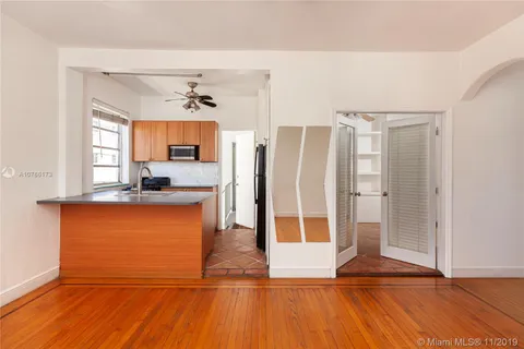 730 10th St # 201, Miami Beach FL 33139