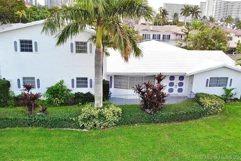 3324 NE 39th St, Fort Lauderdale FL 33308