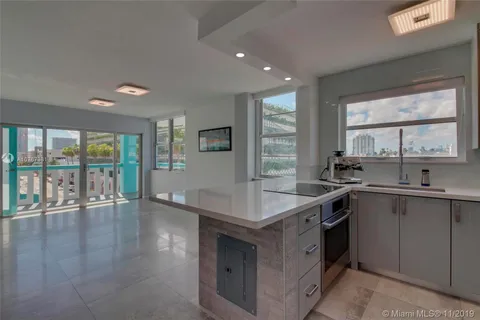 701 Collins Ave # 4A, Miami Beach FL 33139