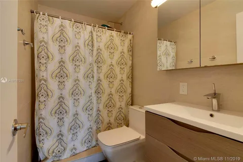 701 Collins Ave # 4A, Miami Beach FL 33139