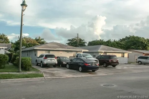 1634 W 9th St, Riviera Beach FL 33404