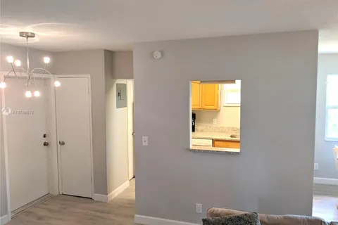 2591 ne 55th court # 201, Fort Lauderdale FL 33308