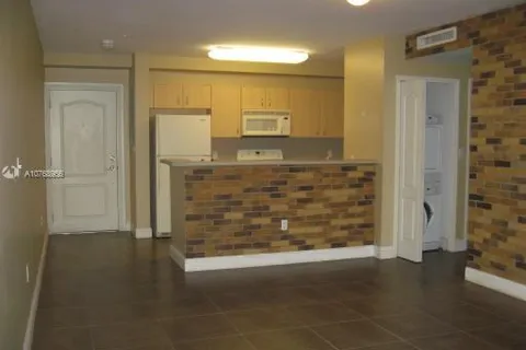 2400 SW 27 AV # 604, Miami FL 33133