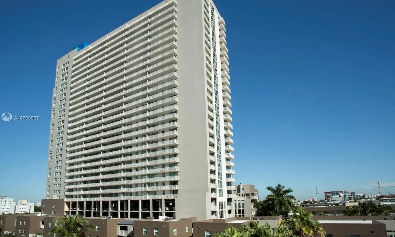 915 NW 1 AV # H2512, Miami FL 33136