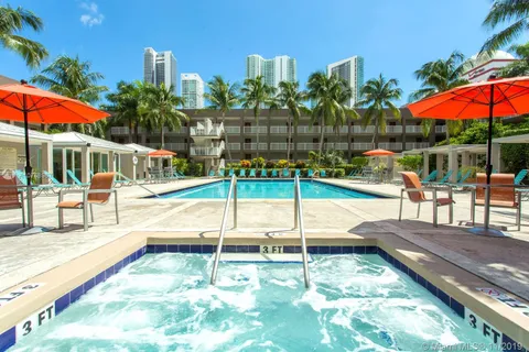 915 NW 1 AV # H2512, Miami FL 33136