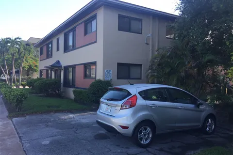 350 Madeira Ave # 3, Coral Gables FL 33134
