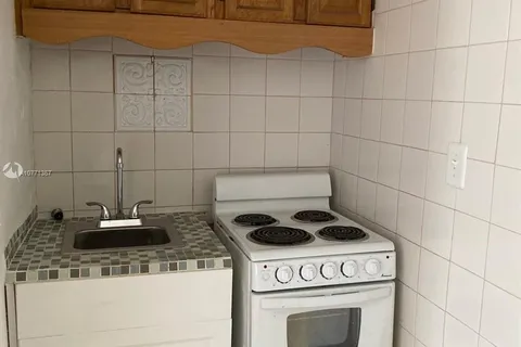 7625 BISCAYNE BL # 3, Miami FL 33138
