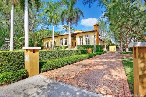 555 Casuarina Concourse, Coral Gables FL 33143