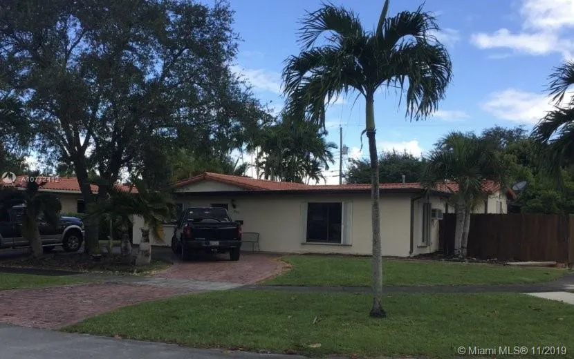 801 Oriole Ave, Miami Springs FL 33166